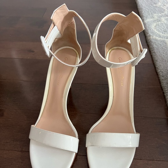 Gianvito Rossi 85mm strap sandals in white patent - Picture 2 of 7